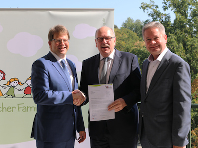Fuldas Oberbürgermeister Dr. Heiko Wingenfeld, Familienminister Stefan Grüttner und Matthias Wilkes, Stiftungsratsvorsitzender der Karl Kübel Stiftung (v.l.n.r.)