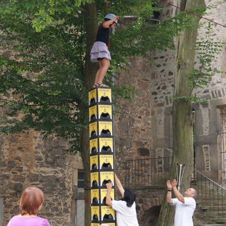 Für Mutige: Kletterspaß im Klostergarten