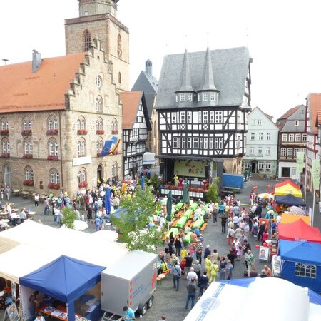 Blick vom Hochzeitshaus auf den Marktplatz