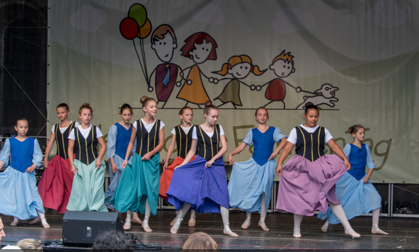 Kinder beim Ballett Foto